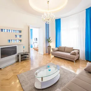 Spirit Nador Ter Daire Budapeşte